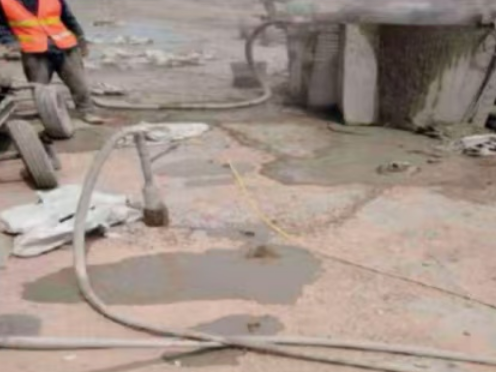 万安水泥混凝土路面板底注浆技术 路面脱空注浆整治方案