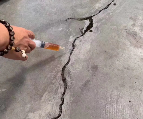 万安混凝土裂缝修补技术详解​